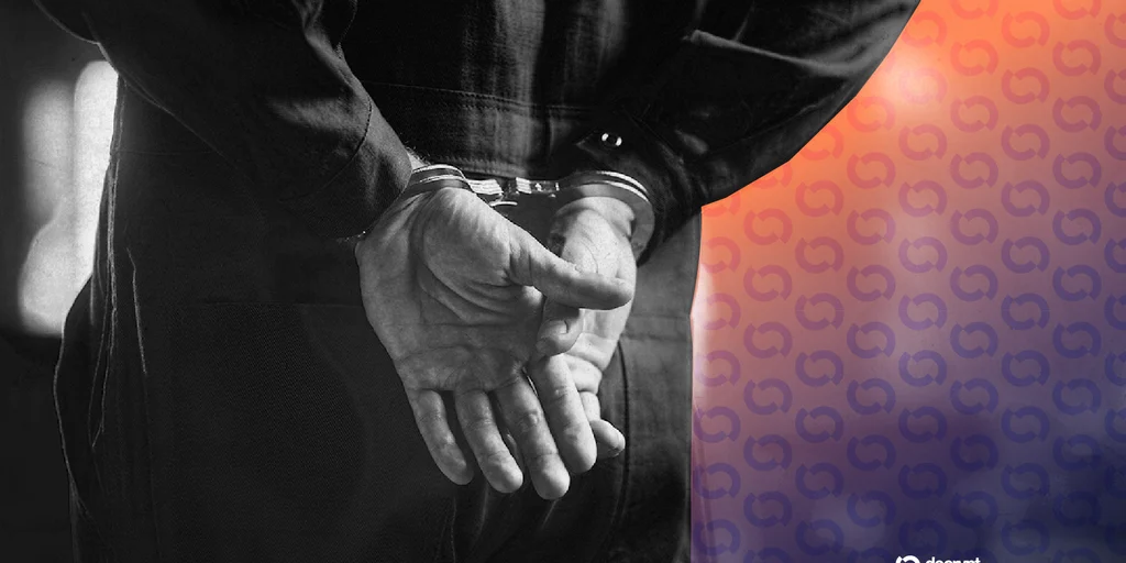 Maestro del Esquema Ponzi Cripto de $165M es Deportado de Fiji a EE.UU.